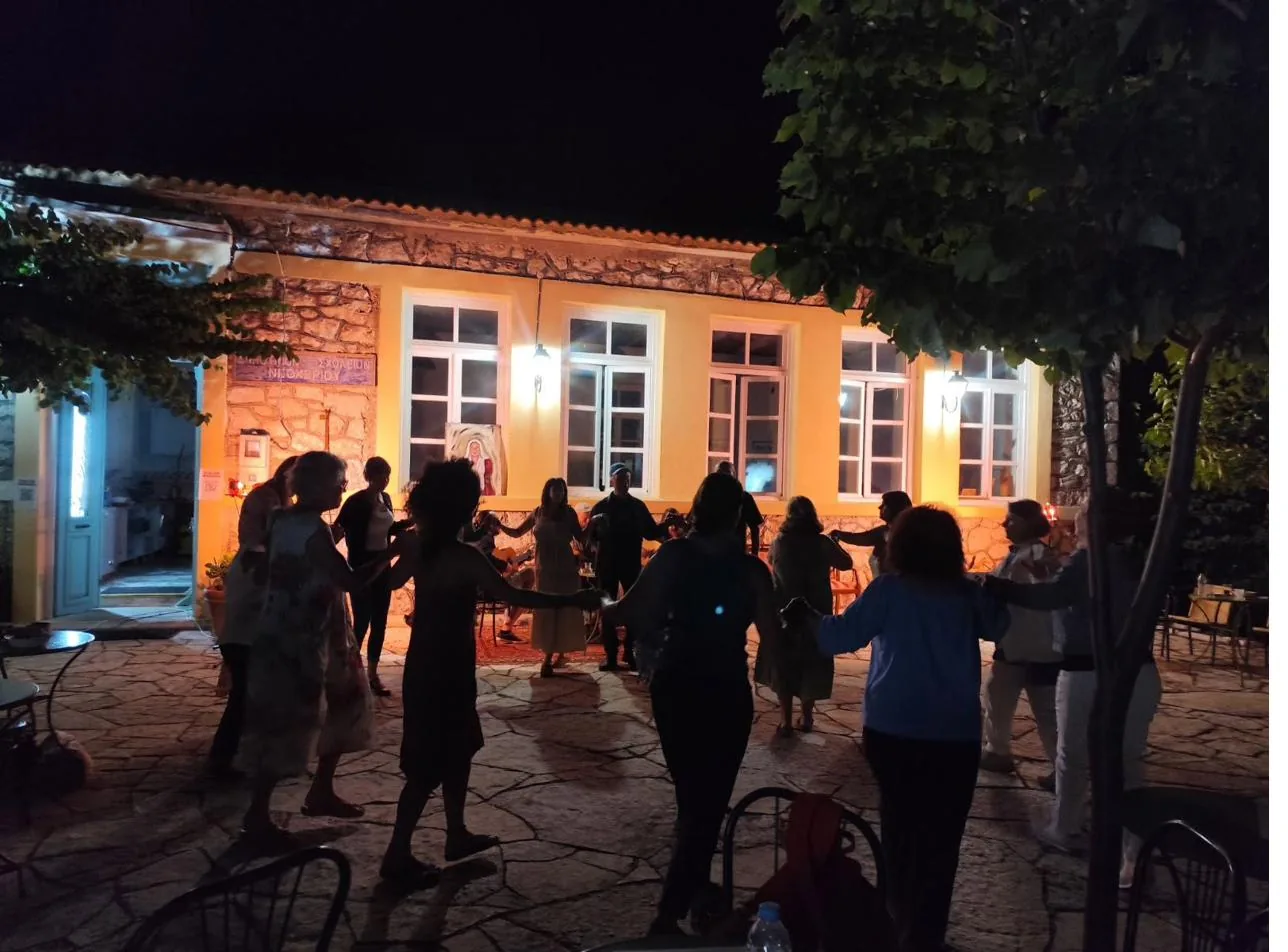 Impression from the evening “the soul yearns to be expressed” at the school in Neochori (7)
