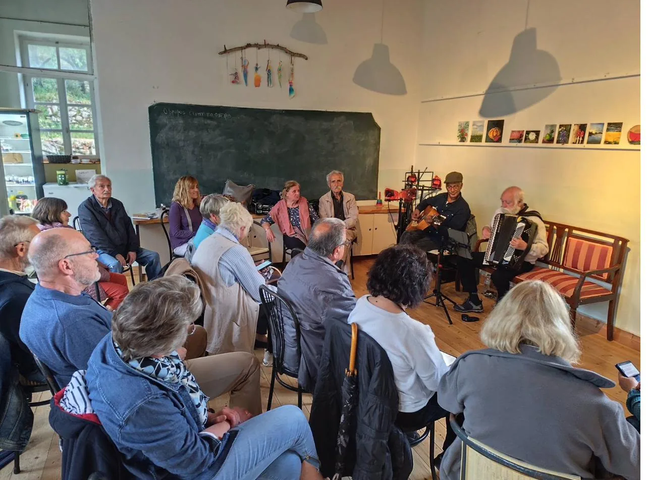 Impression from the musical evening with Helmut Strack in Neochori and Agios Petros (3)