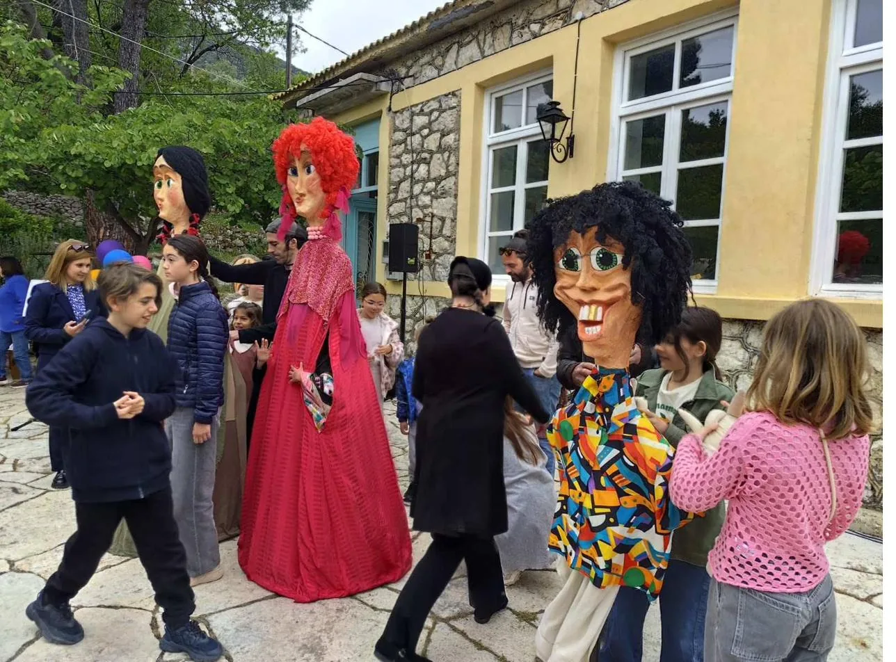 Impression from the REDICOLO puppet theatre performances at the school in Neochori (2)